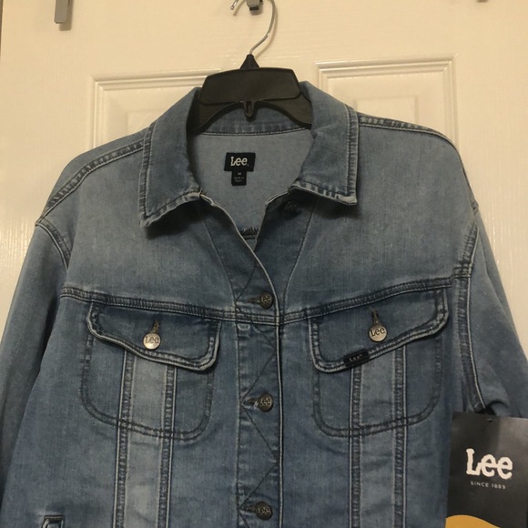 NEW Lee light wash denim jacket - Picture 3 of 10
